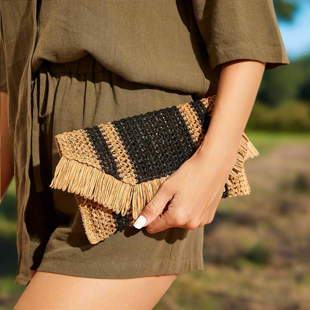 🌿 Fringe Benefits Straw Clutch 🌿