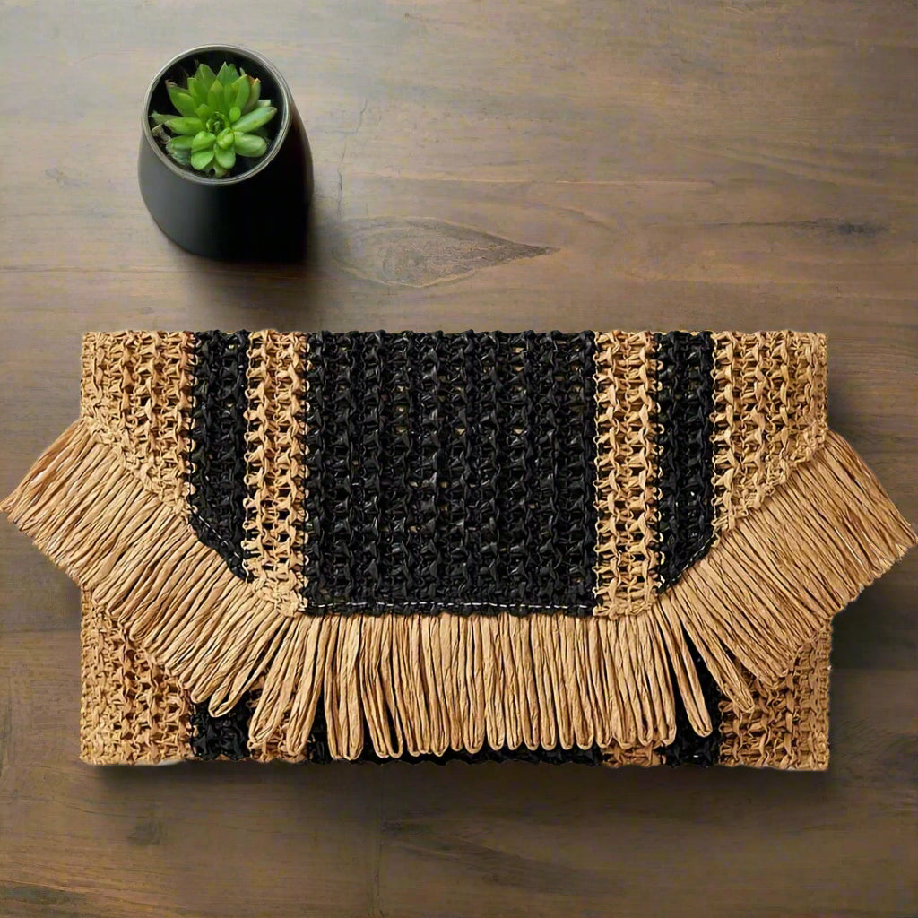 🌿 Fringe Benefits Straw Clutch 🌿