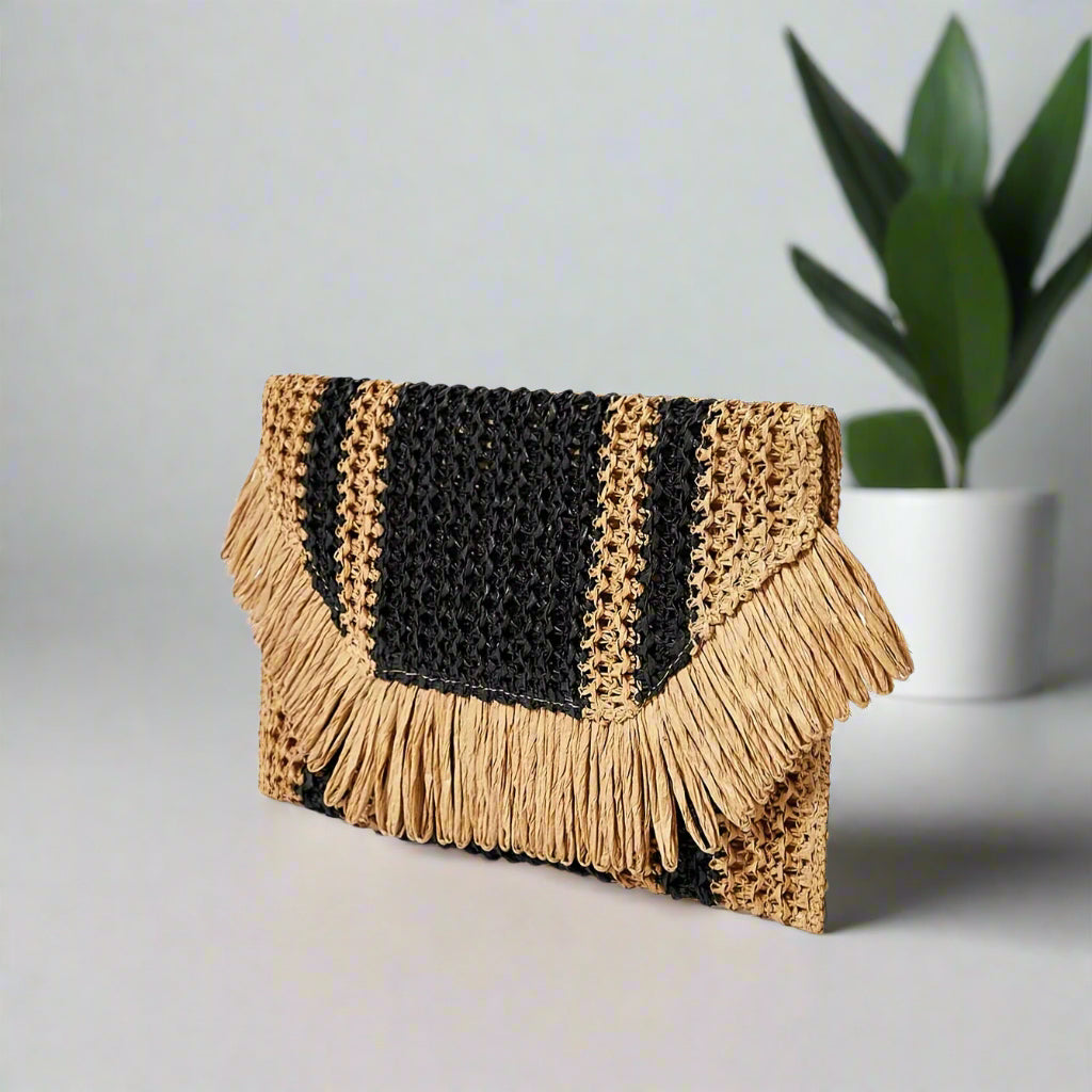 🌿 Fringe Benefits Straw Clutch 🌿